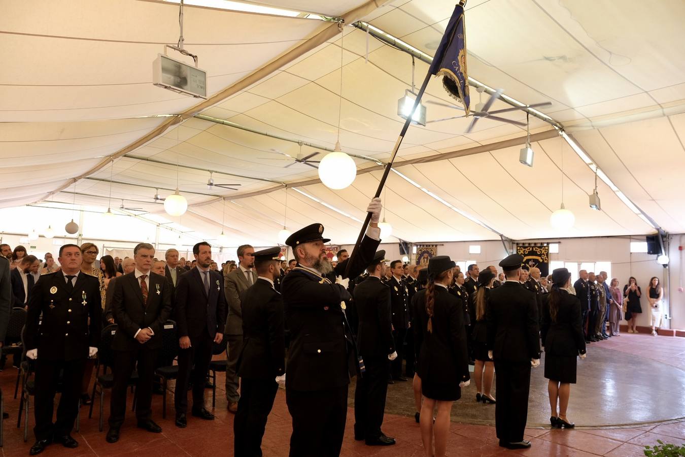 Fotos: Celebración del Día de la Policía Nacional en Cádiz