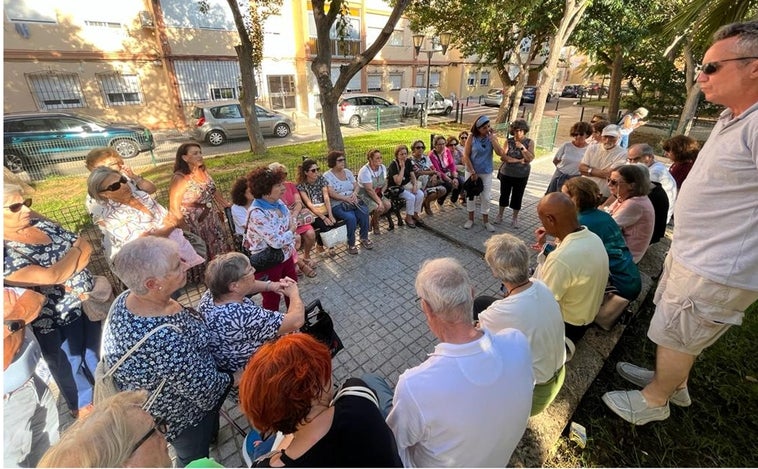 Usuarios de centros municipales exigen a Kichi la reanudación urgente de los talleres para mayores