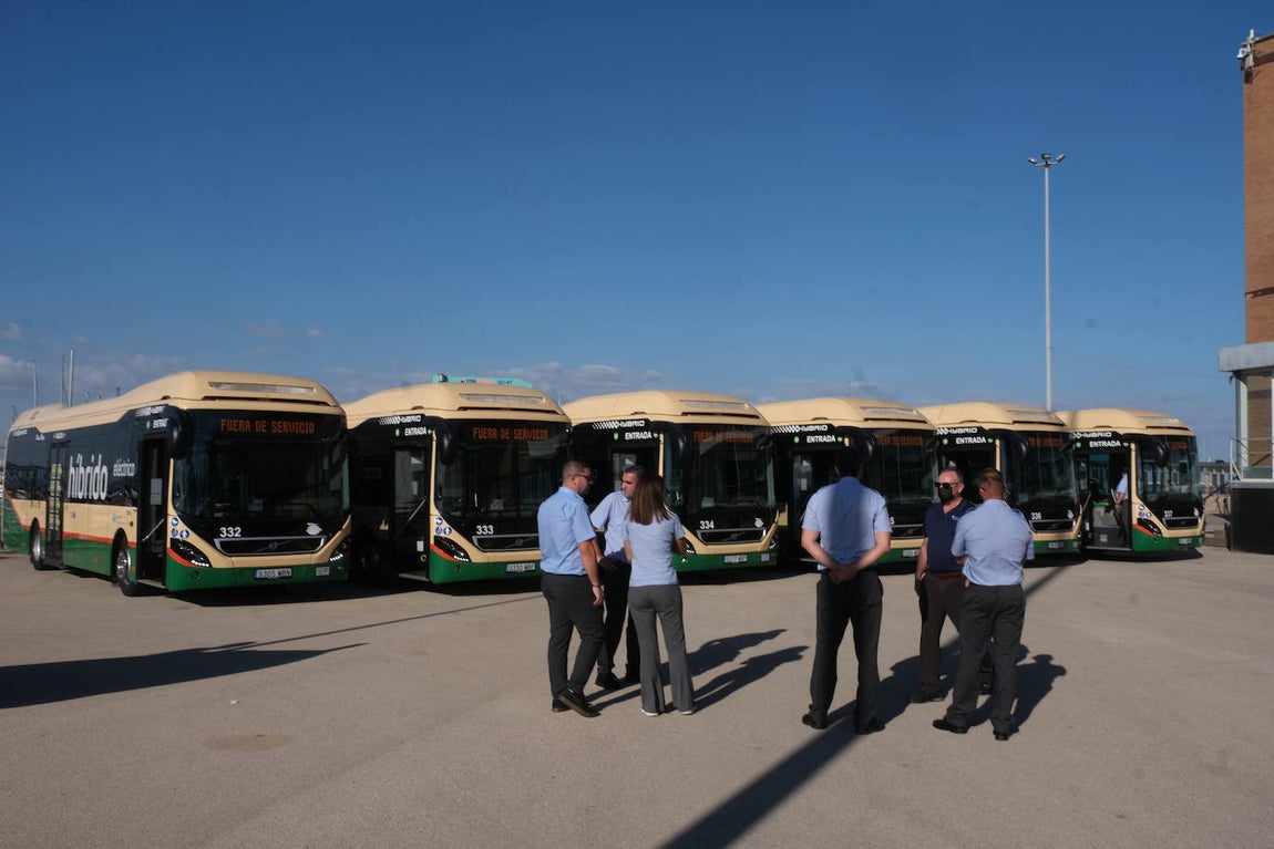 Fotos: Así son los nuevos autobuses híbridos de Cádiz