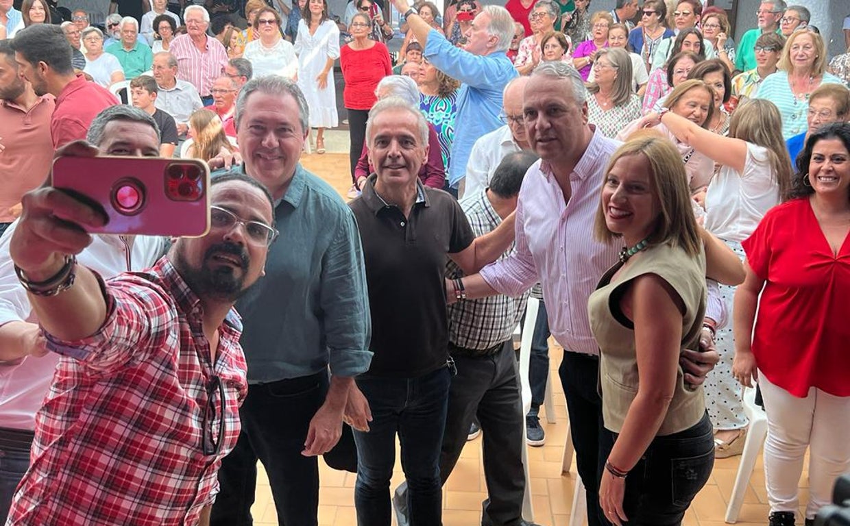 Juan Espadas ha participado en la Fiesta de la Rosa de Rota.