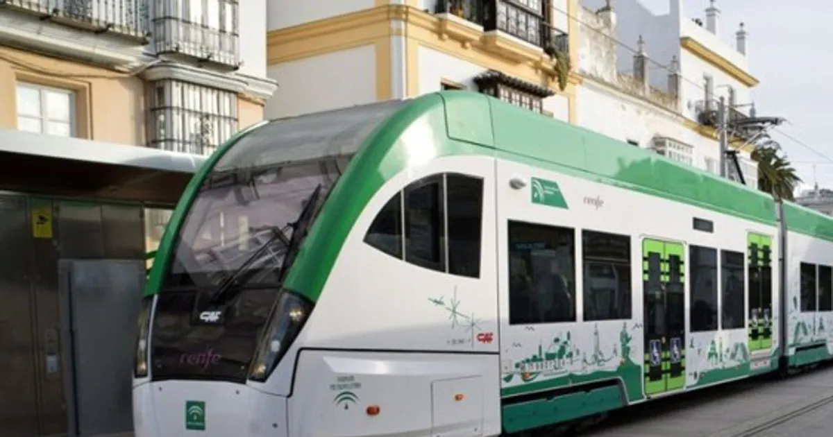 El tranvía de Cádiz iniciará su servicio comercial con un horario diario de 19 horas consecutivas.