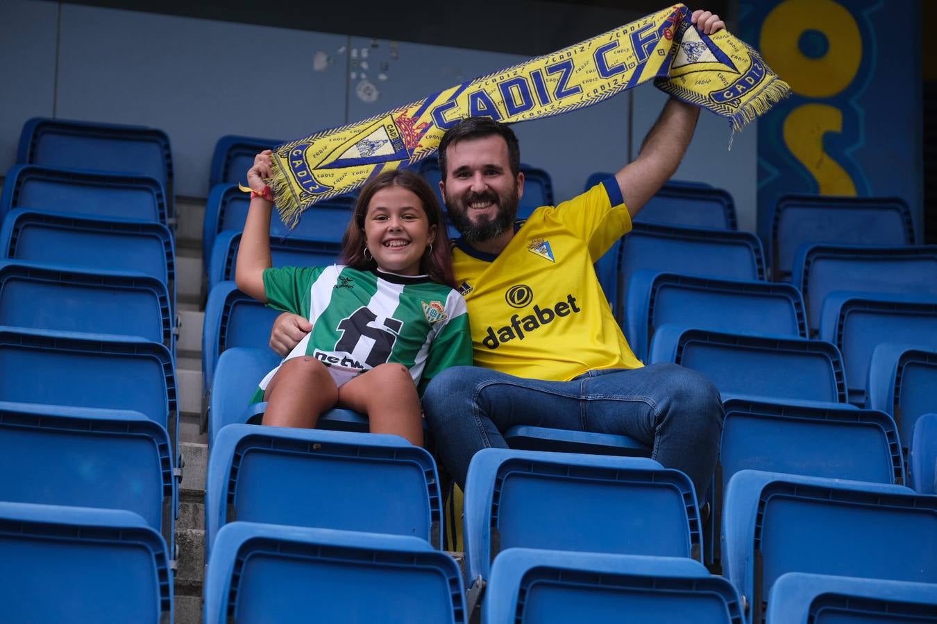 ¿Has estado en el Estadio viendo el Cádiz CF-Real Betis? Búscate en estas imágenes