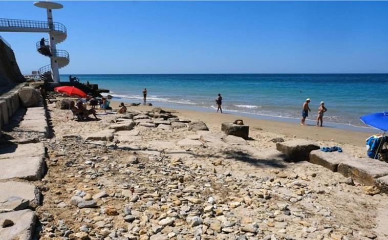 Aguas de Cádiz iniciará acciones legales contra la Junta por el colector de la playa de Santa María del Mar