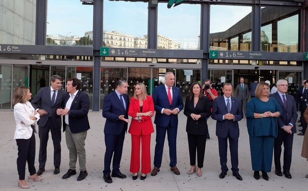 La Bahía de Cádiz vive un día histórico con el arranque del tranvía