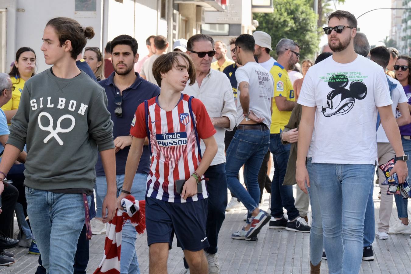 Búscate en el Cádiz - Atlético: el gran ambiente en Carranza, en imágenes