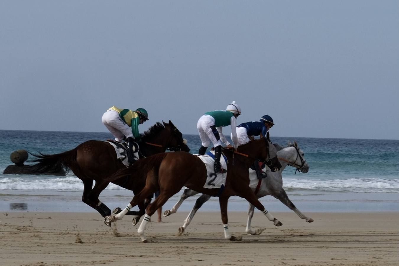 FOTOS: Carreras de caballos en la playa de Zahara de los Atunes