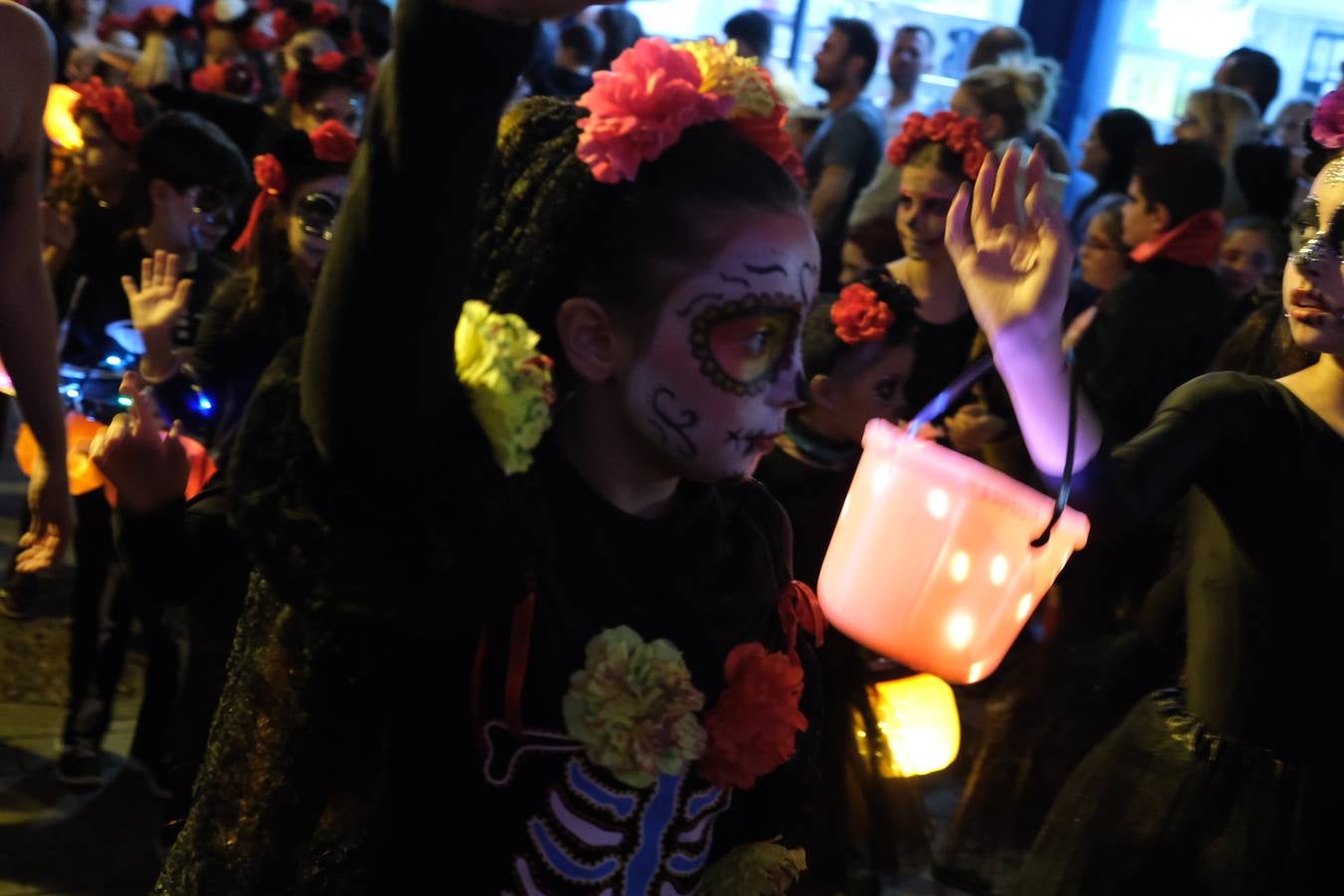 Fotos: La Cabalgata de Cruella de Vil recorre el centro de El Puerto