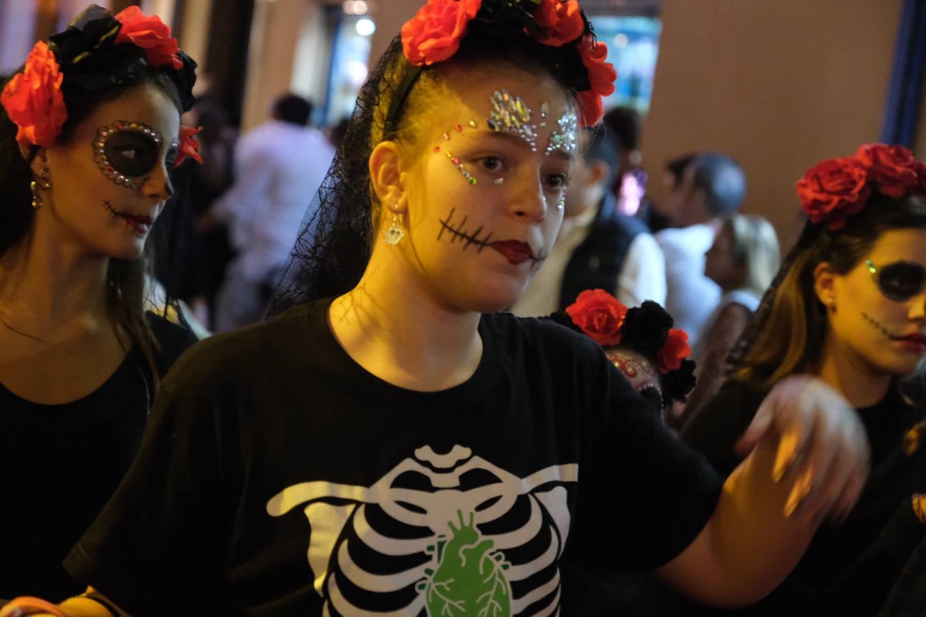 Fotos: La Cabalgata de Cruella de Vil recorre el centro de El Puerto