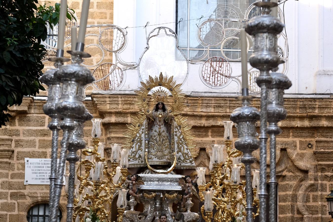Así ha sido la procesión de la Virgen de la Palma en Cádiz