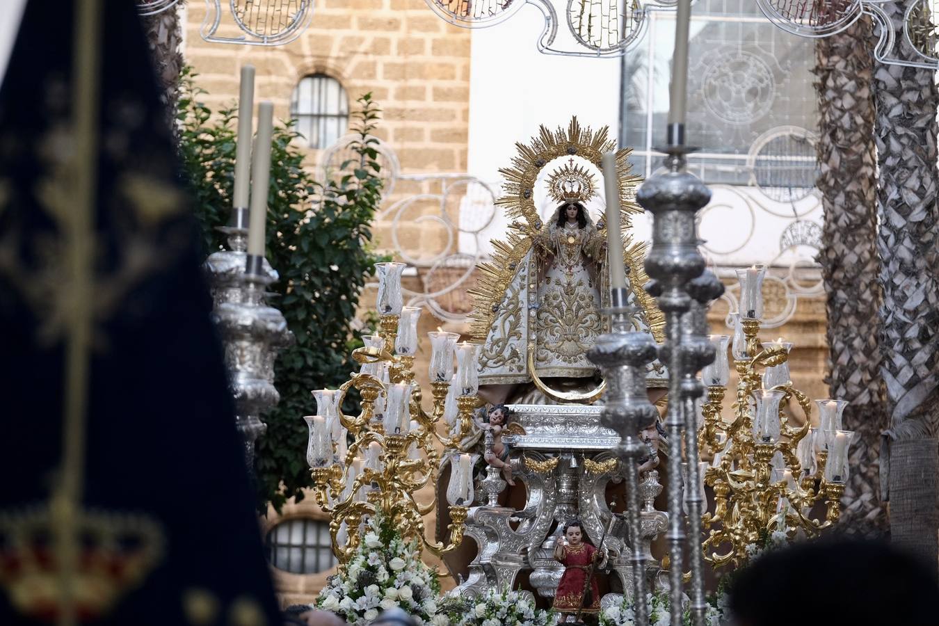 Así ha sido la procesión de la Virgen de la Palma en Cádiz