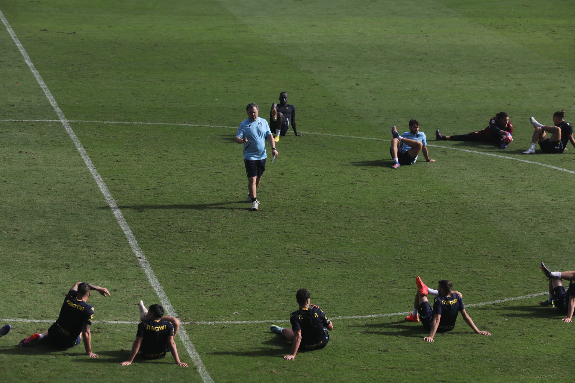 Fotos: la ilusión de los niños llena el Estadio del Cádiz CF