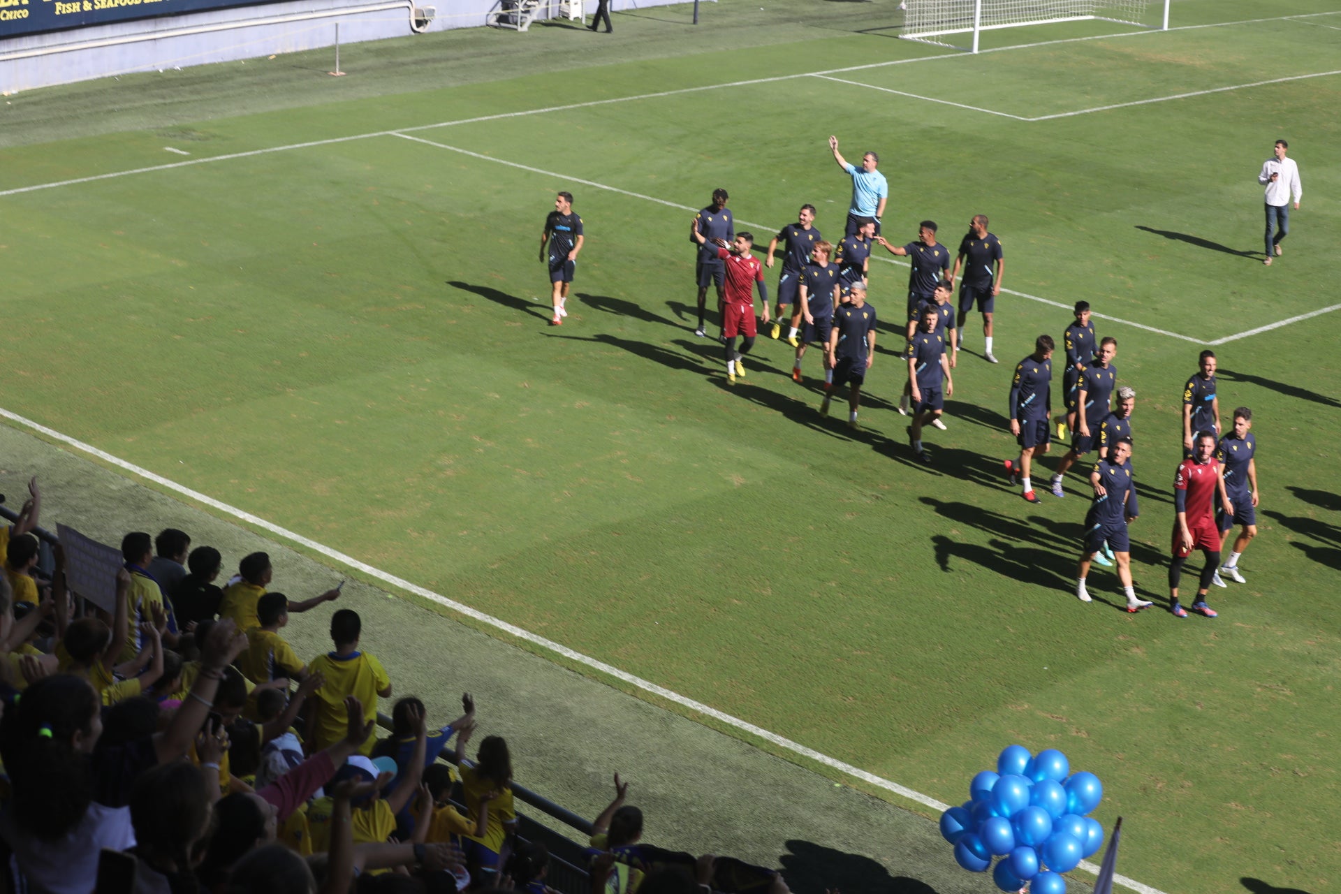 Fotos: la ilusión de los niños llena el Estadio del Cádiz CF