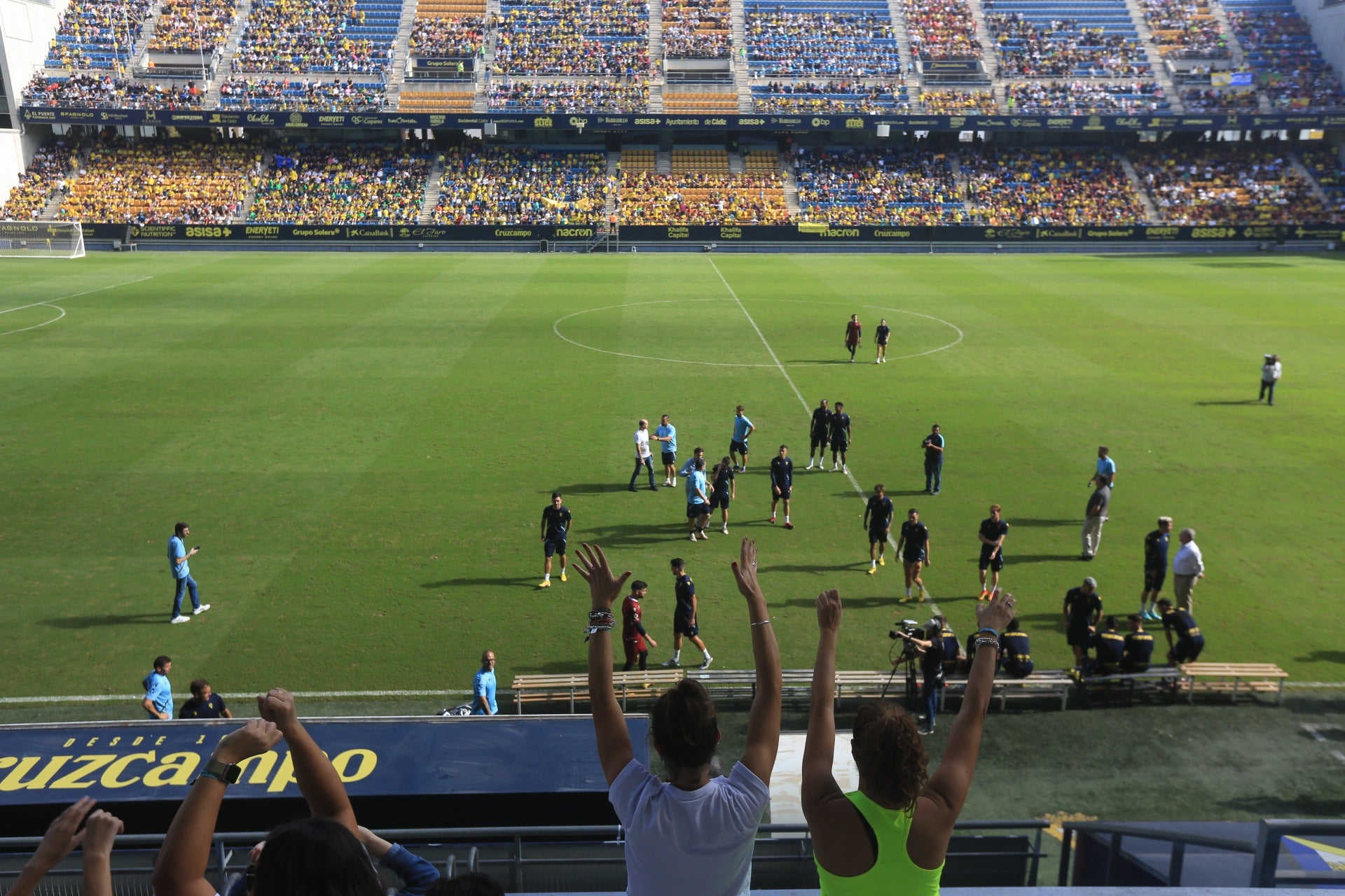 Fotos: la ilusión de los niños llena el Estadio del Cádiz CF