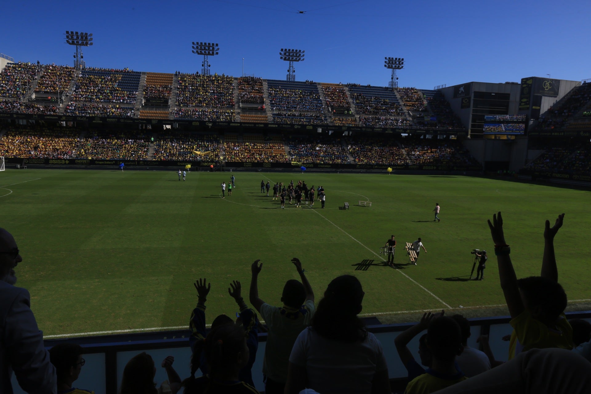 Fotos: la ilusión de los niños llena el Estadio del Cádiz CF