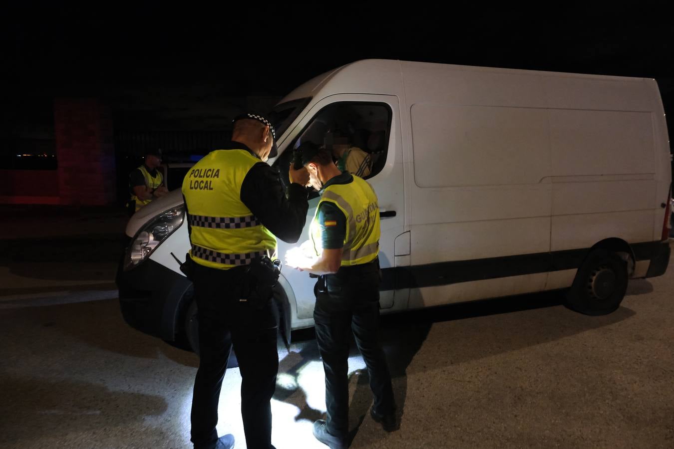 Fotos: De patrulla por los caños de Sancti Petri