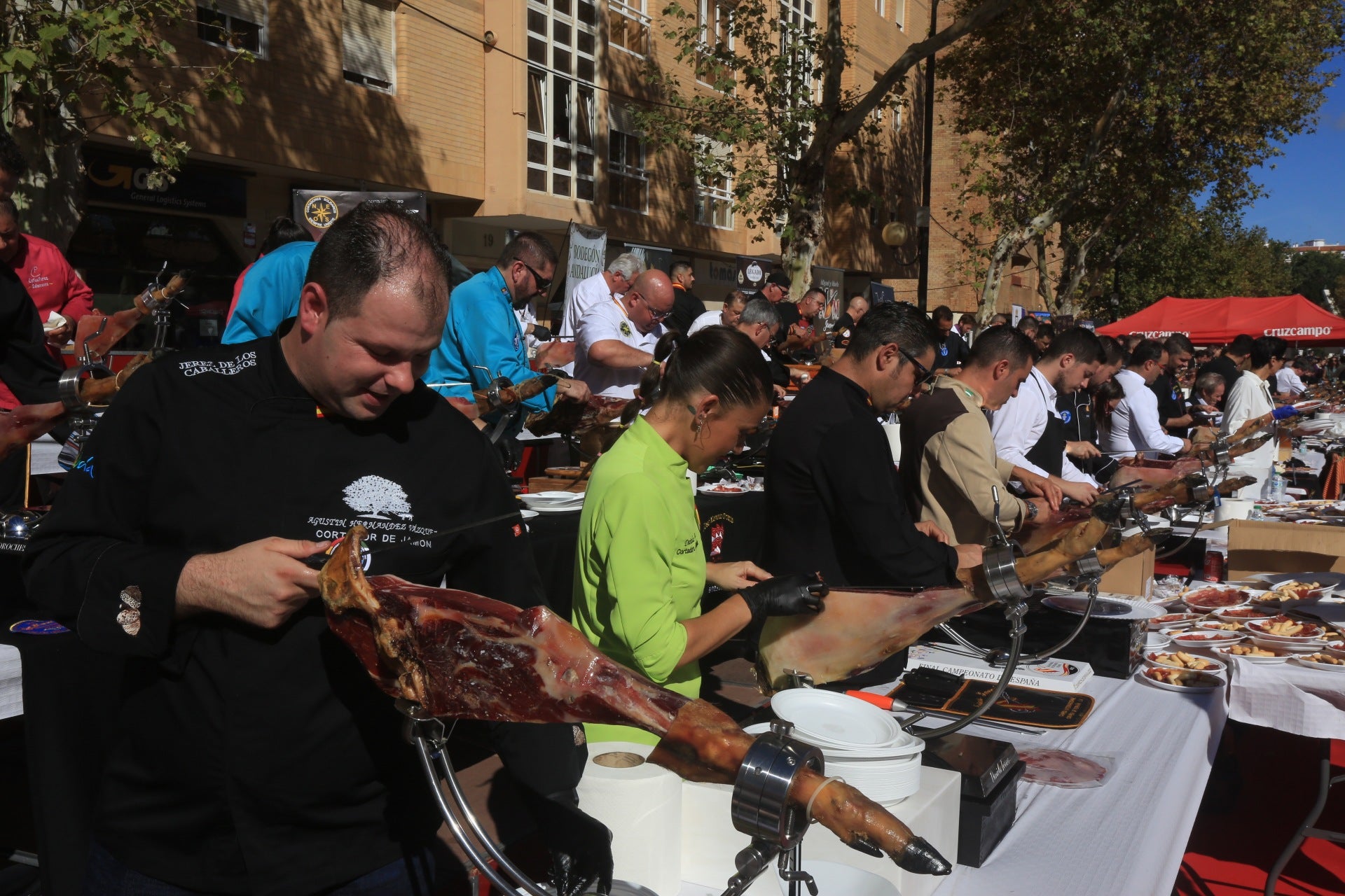 Fotos: Las espectaculares imágenes que dejan los cortadores de jamón en San Fernando