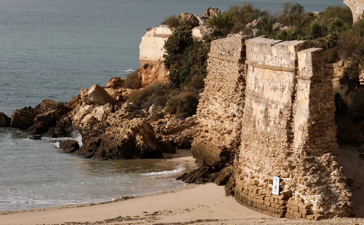 El Fuerte de Santa Catalina, en El Puerto, es uno de los monumentos que está en la Lista Roja.