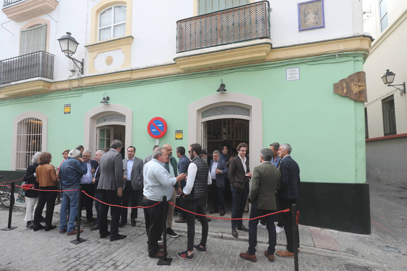 Fotos: El bar Las Banderas renace en Cádiz