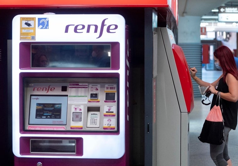 Renfe pone a la venta los billetes para viajar en Navidad desde Cádiz a Madrid y Barcelona