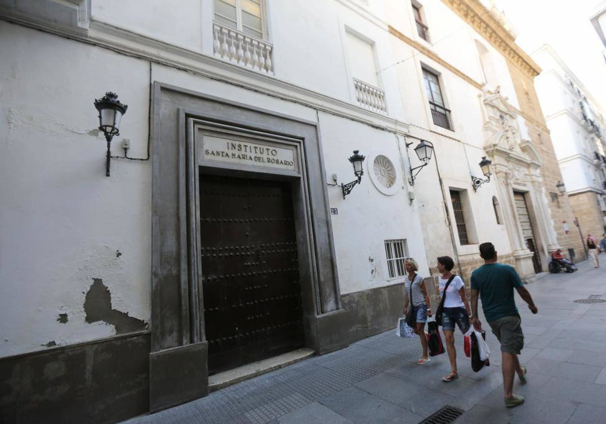 El antiguo instituto Santa María del Rosario pasaría a ser una residencia universitaria.