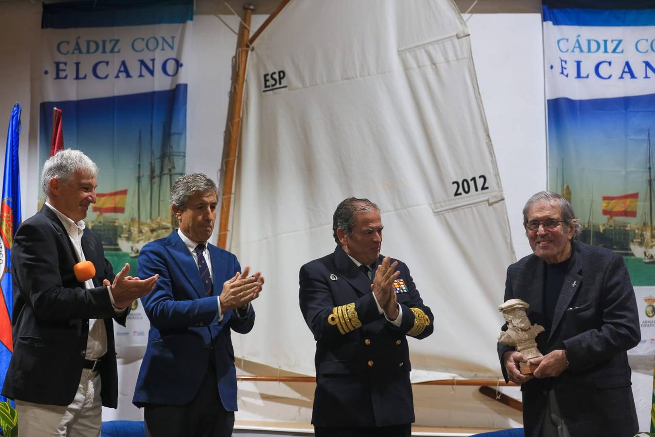 Fotos: El navegante británico Jimmy Cornell recibe el premio Juan Sebastián Elcano en Cádiz