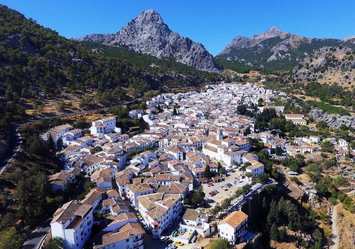 Grazalema acumula las mayores precipitaciones de la provincia en un día tras las lluvias de esta semana