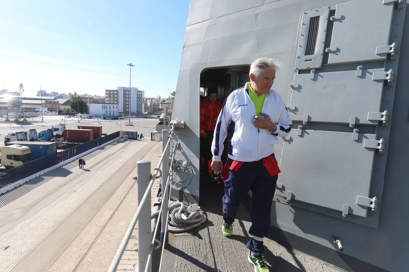 Jornada de puertas abiertas en la fragata Méndez Núñez