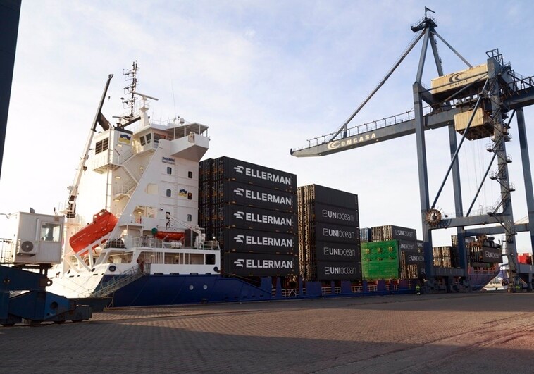El Puerto de Cádiz recibe al buque que cubrirá la nueva línea de contenedores con el Norte de Europa