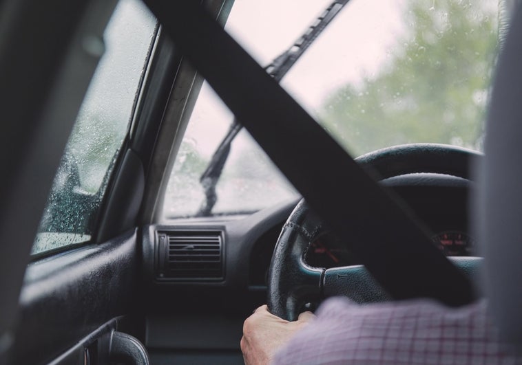 Las ocho multas de la DGT si cometes estos errores los días de lluvia que debes conocer