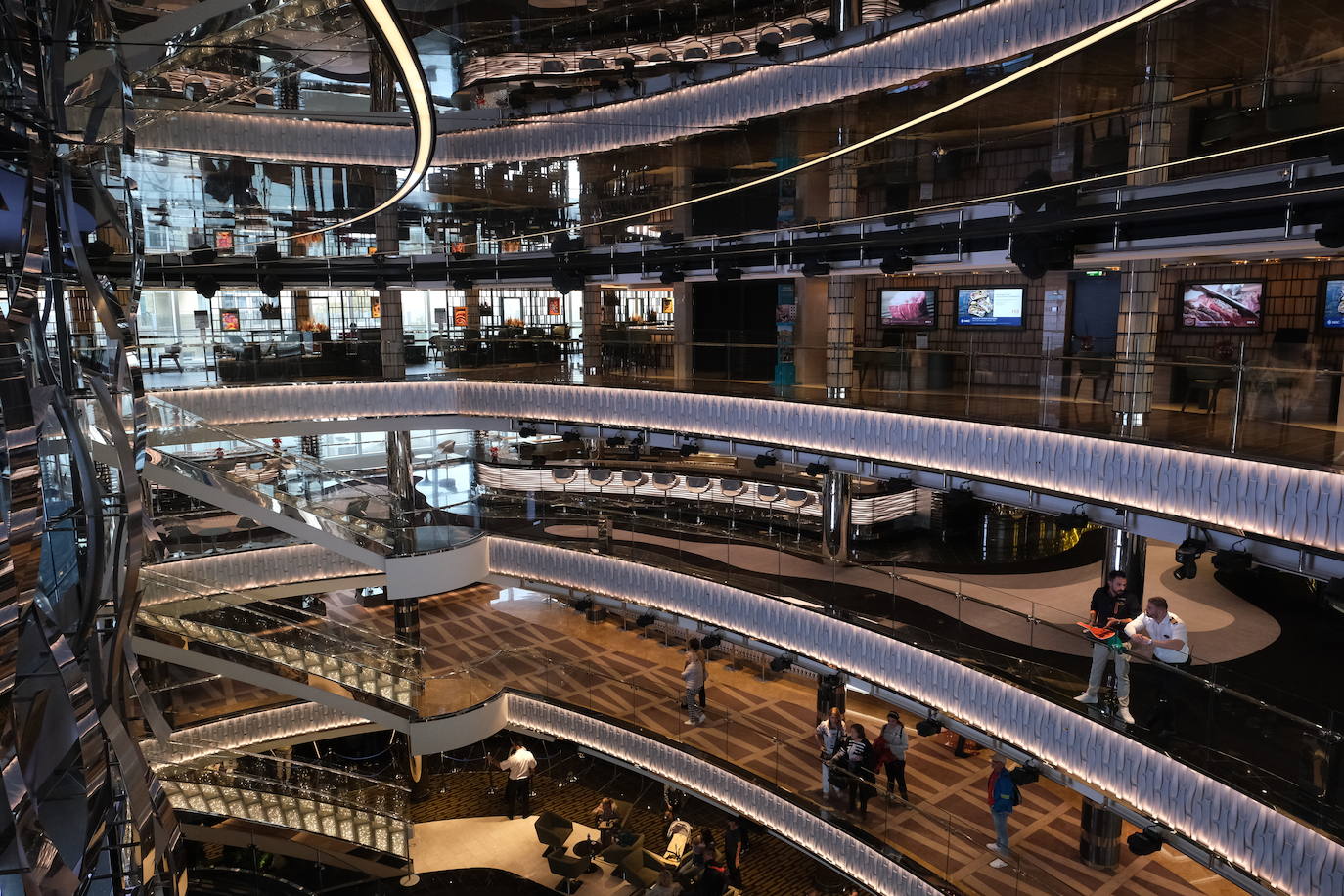 Así es el nuevo MSC Seascape que visita Cádiz antes de su estreno en Nueva York