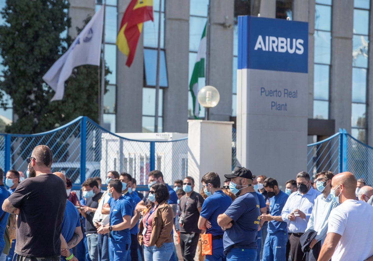 El conflicto salarial en Airbus arrastra a la ministra de Trabajo a su mediación