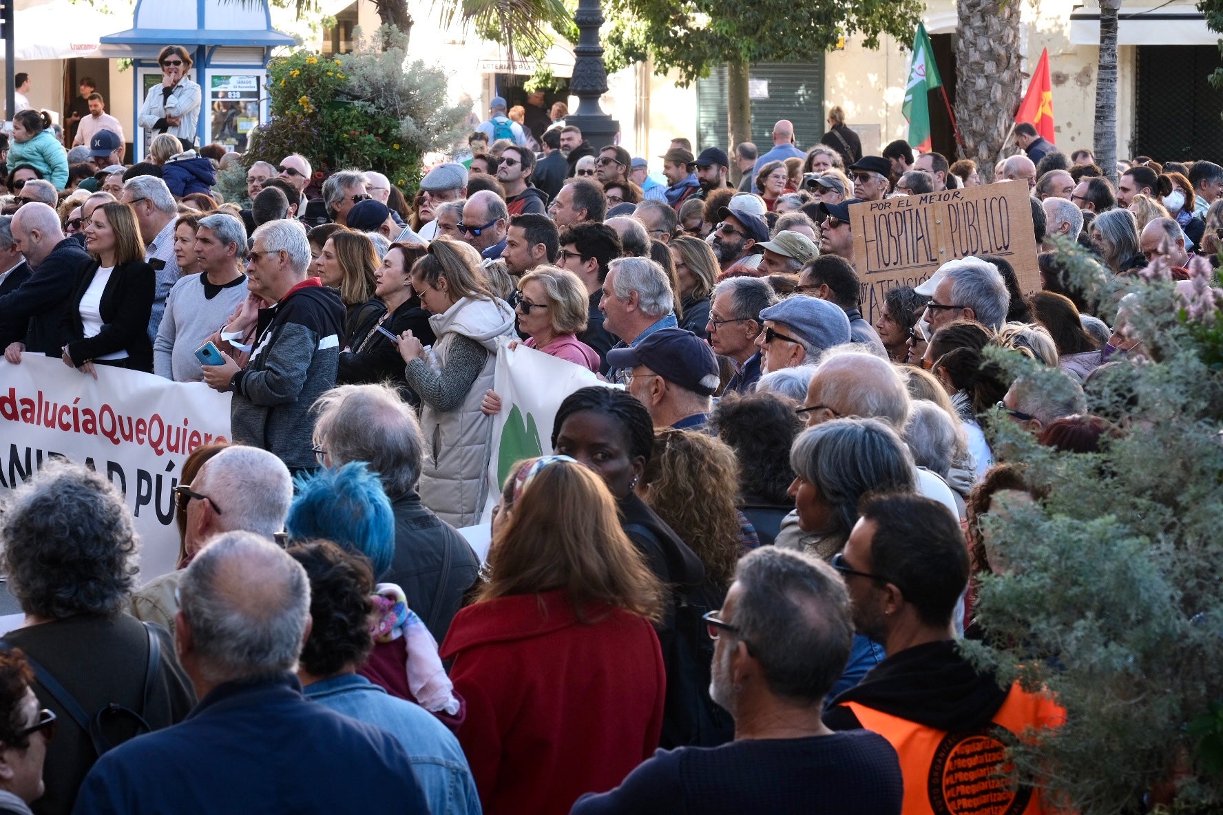 En imágenes: Manifestación en Cádiz «contra la privatización de la sanidad»