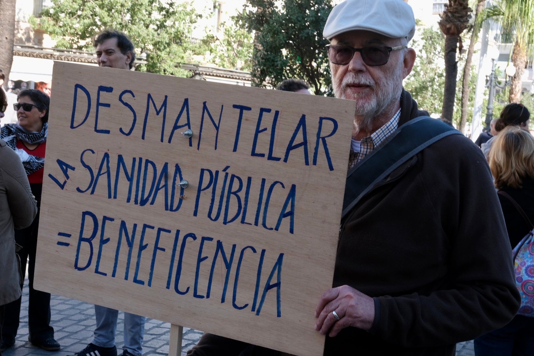 En imágenes: Manifestación en Cádiz «contra la privatización de la sanidad»