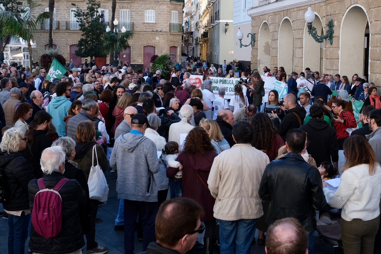 En imágenes: Manifestación en Cádiz «contra la privatización de la sanidad»