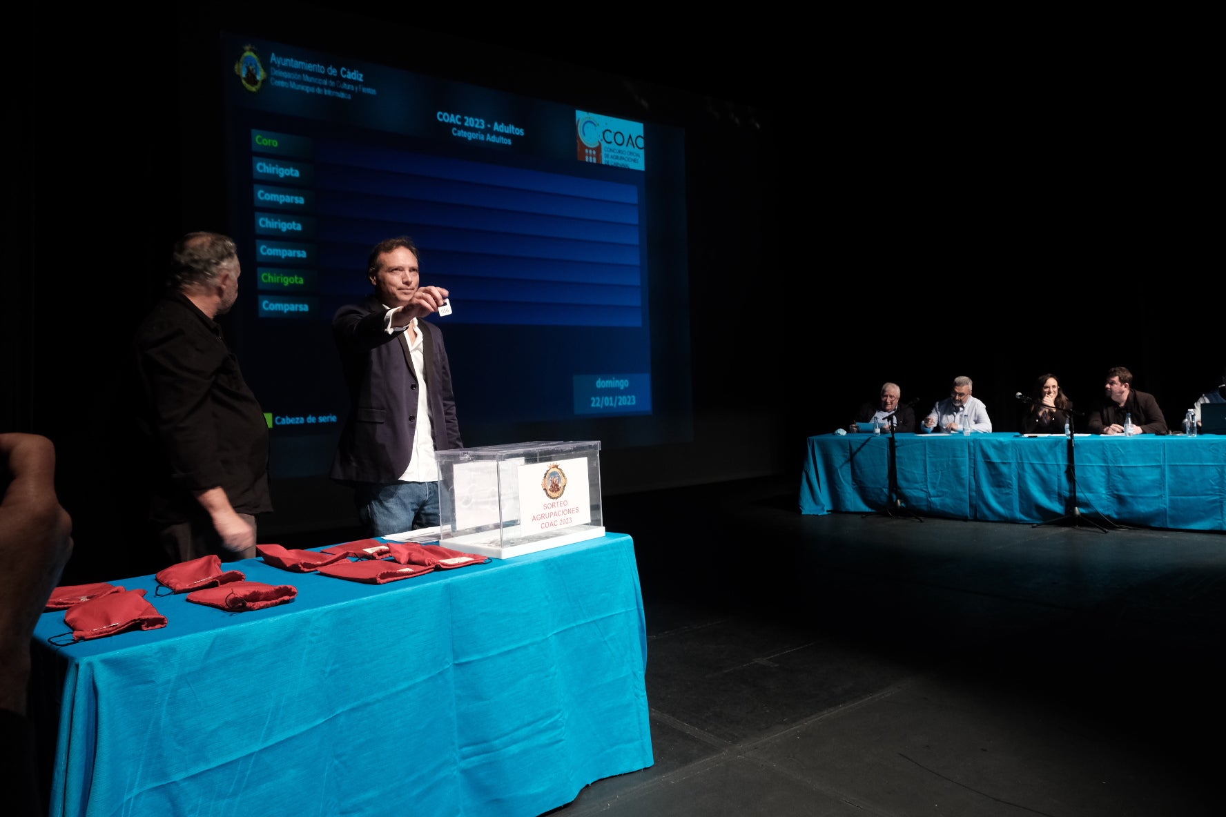 En imágenes: El sorteo del orden de actuación del COAC 2023