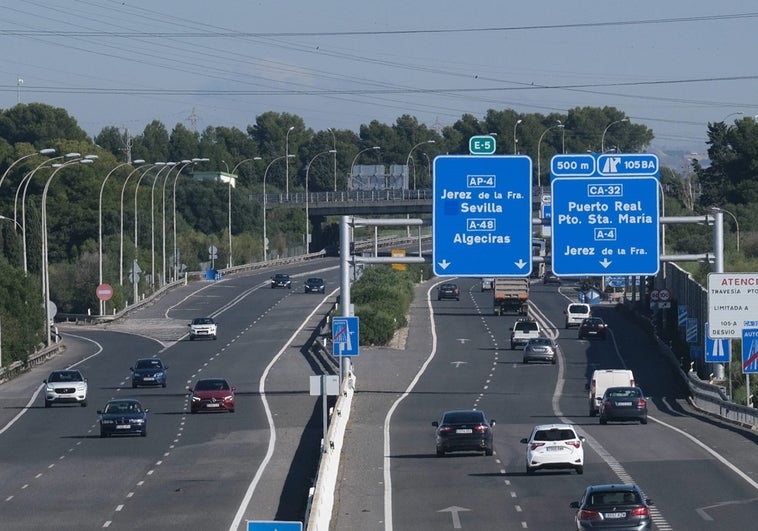 El Gobierno responde al PP que no se ha encargado ningún estudio o proyecto sobre la viabilidad de un tercer carril en la AP-4