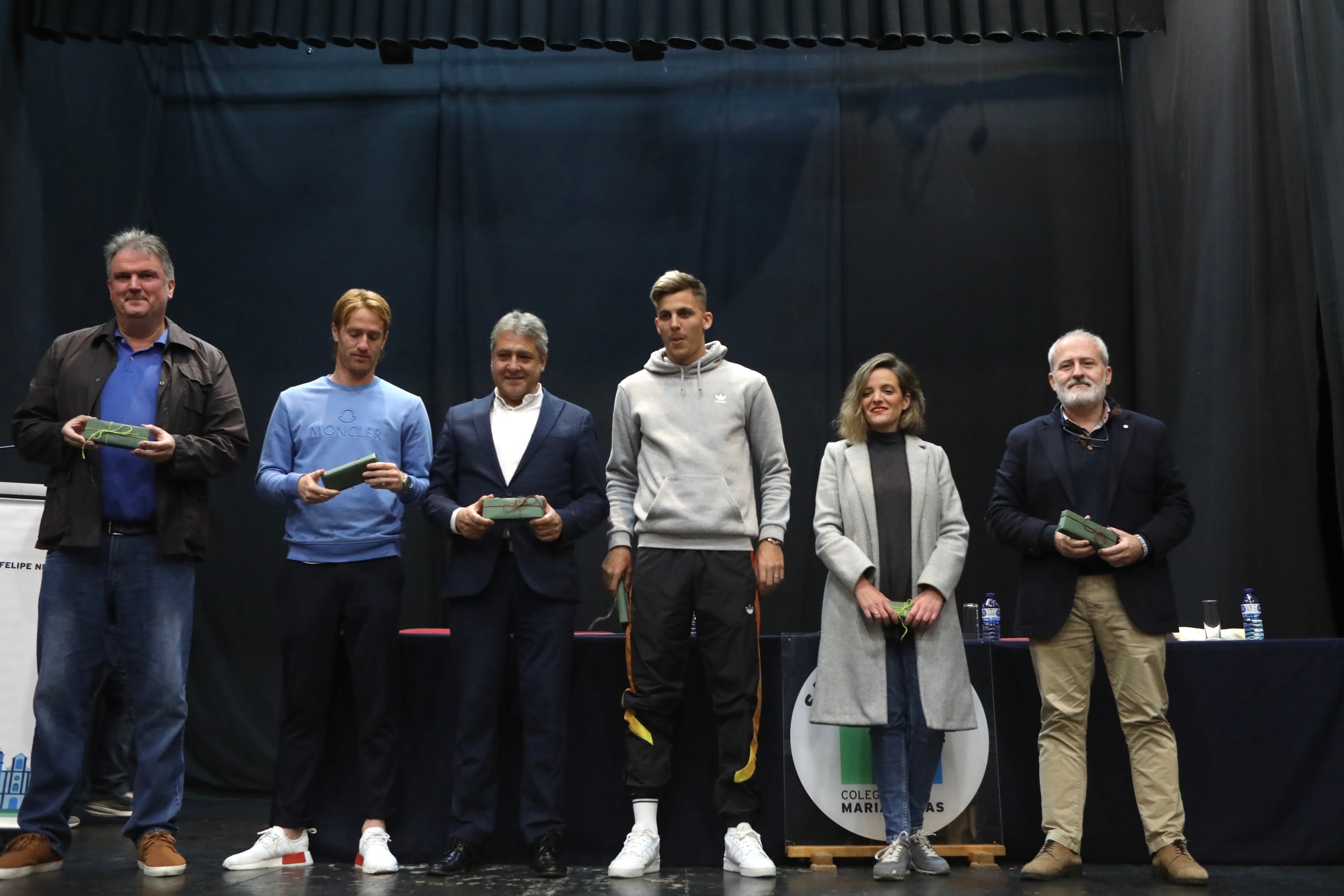 Fotos: Entrega de diplomas del programa TEI a los alumnos de San Felipe Neri