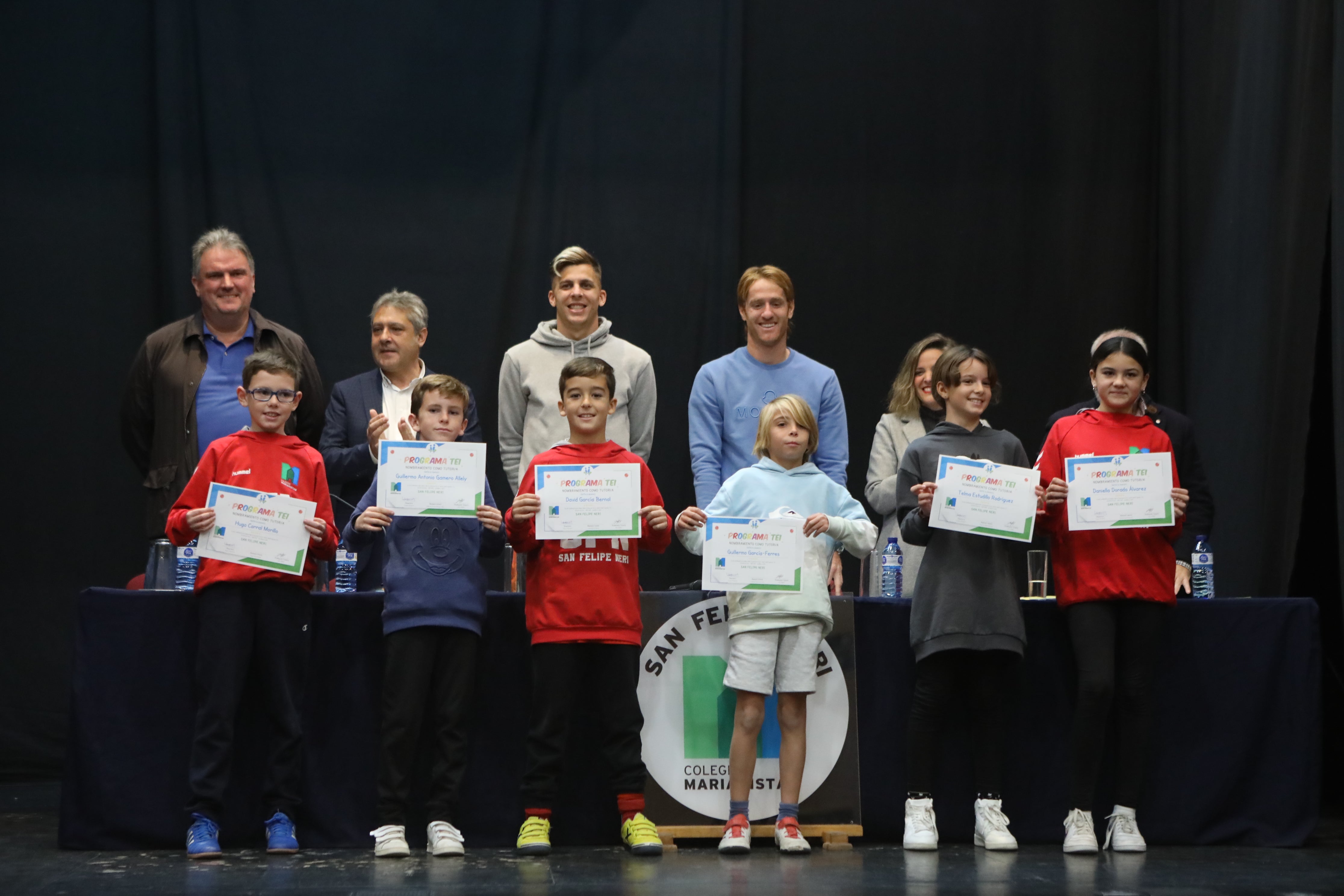 Fotos: Entrega de diplomas del programa TEI a los alumnos de San Felipe Neri