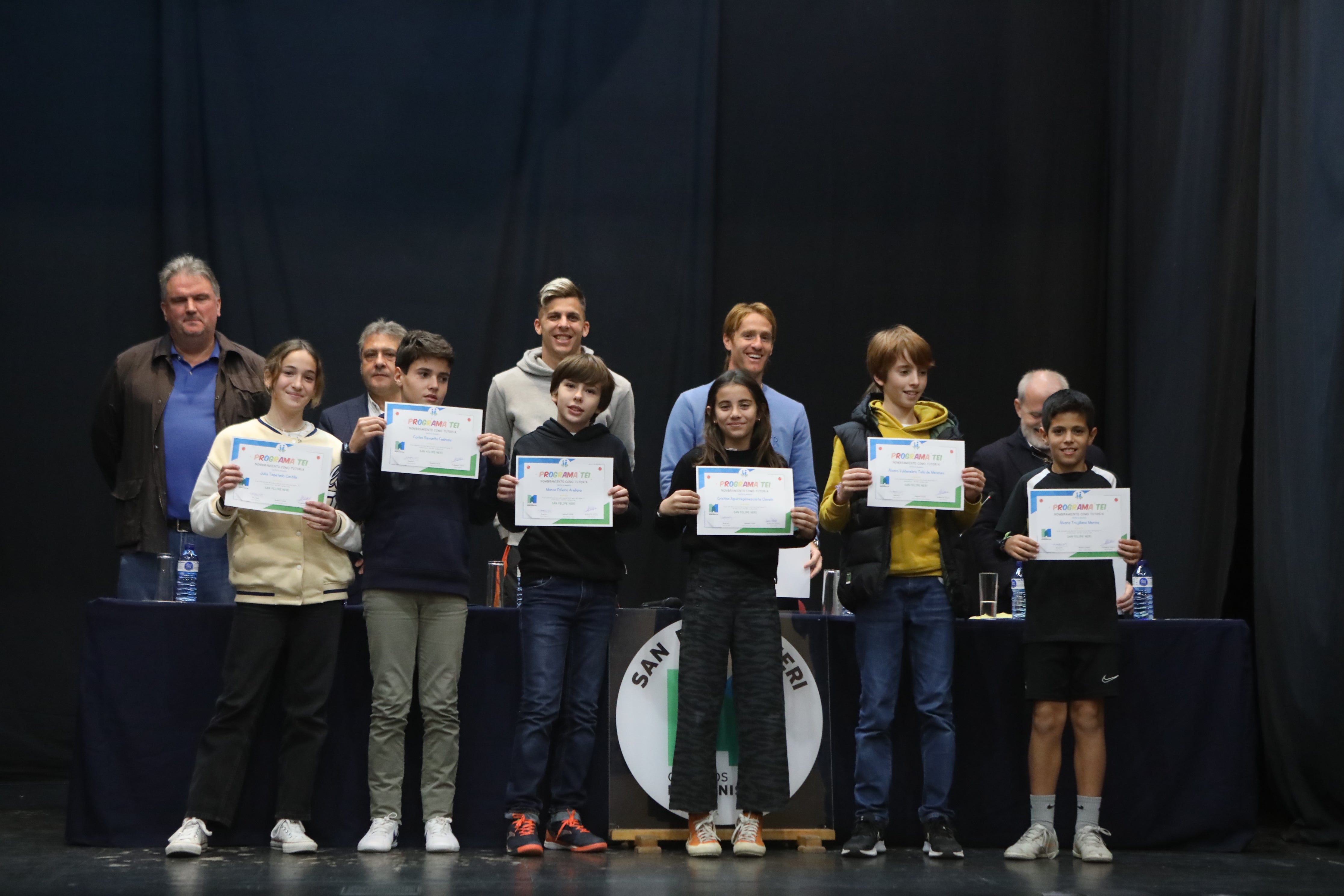 Fotos: Entrega de diplomas del programa TEI a los alumnos de San Felipe Neri