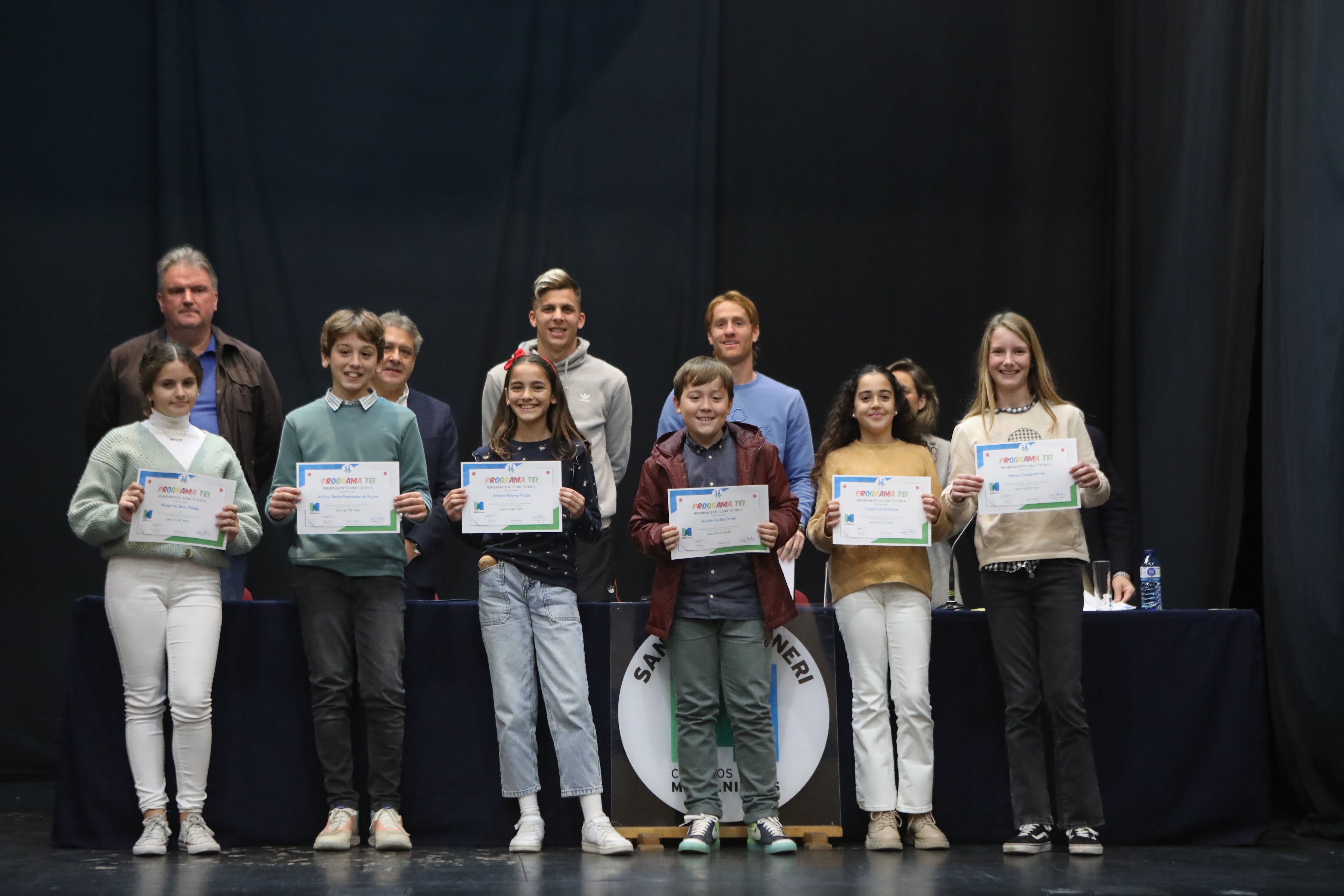 Fotos: Entrega de diplomas del programa TEI a los alumnos de San Felipe Neri