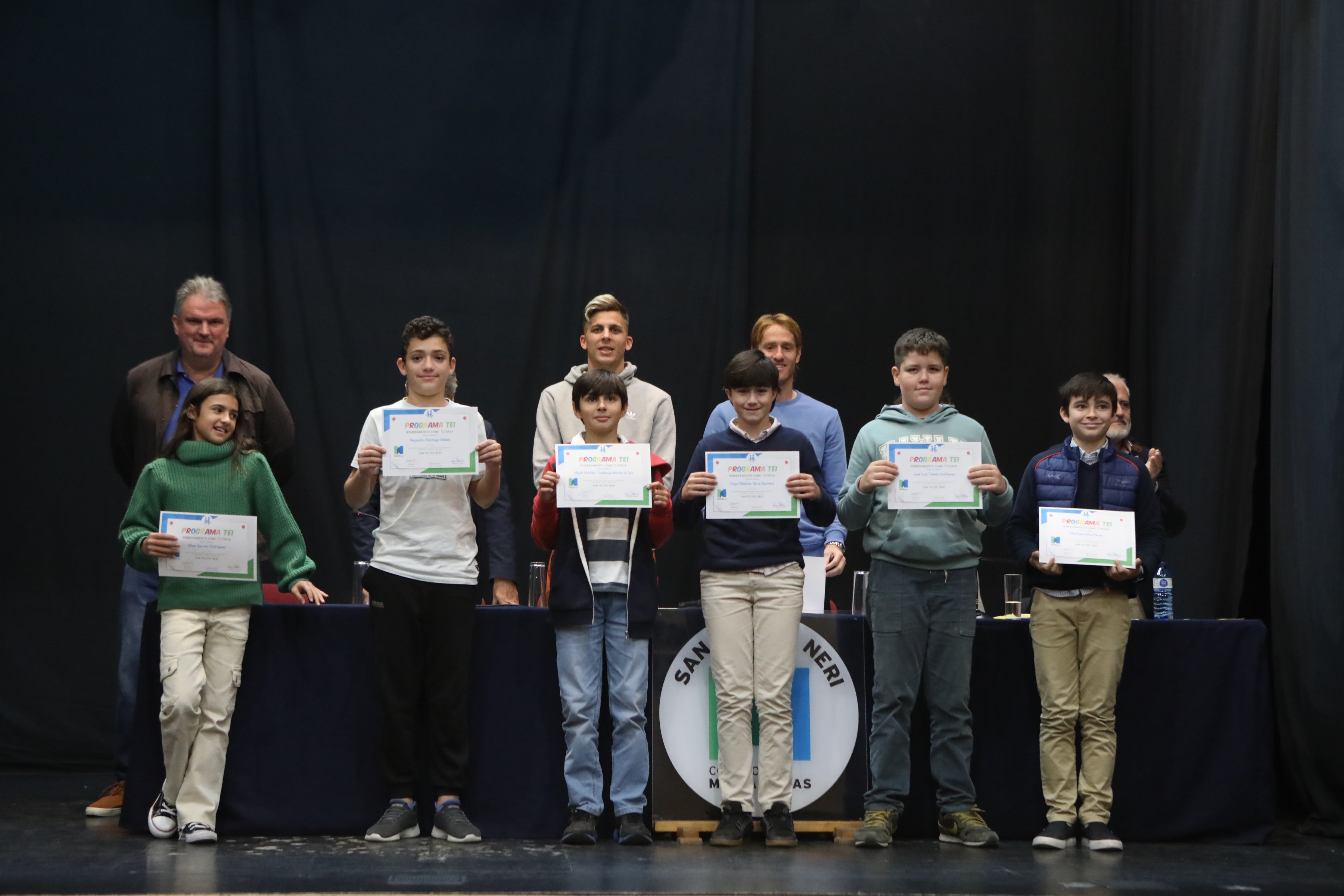 Fotos: Entrega de diplomas del programa TEI a los alumnos de San Felipe Neri