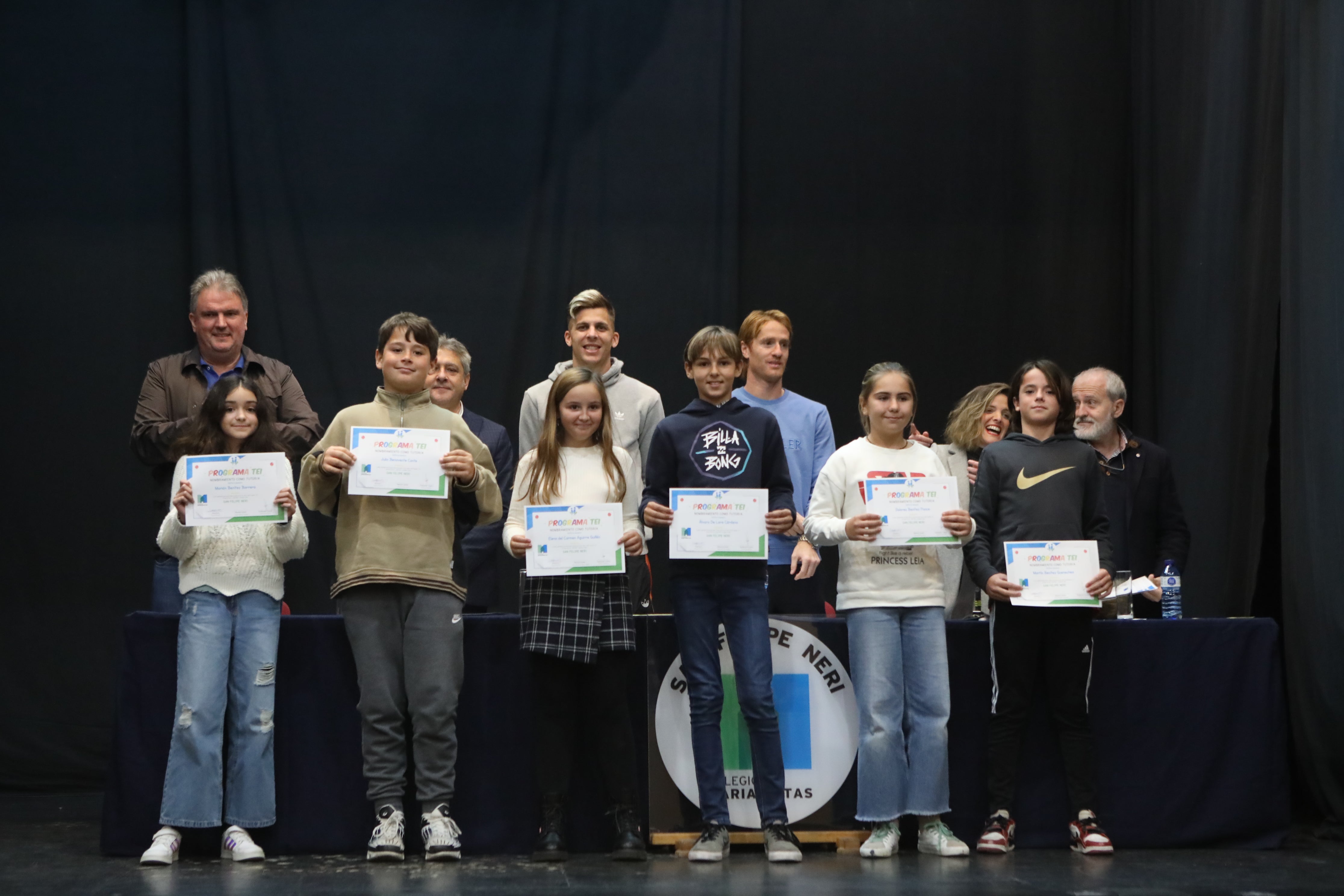 Fotos: Entrega de diplomas del programa TEI a los alumnos de San Felipe Neri