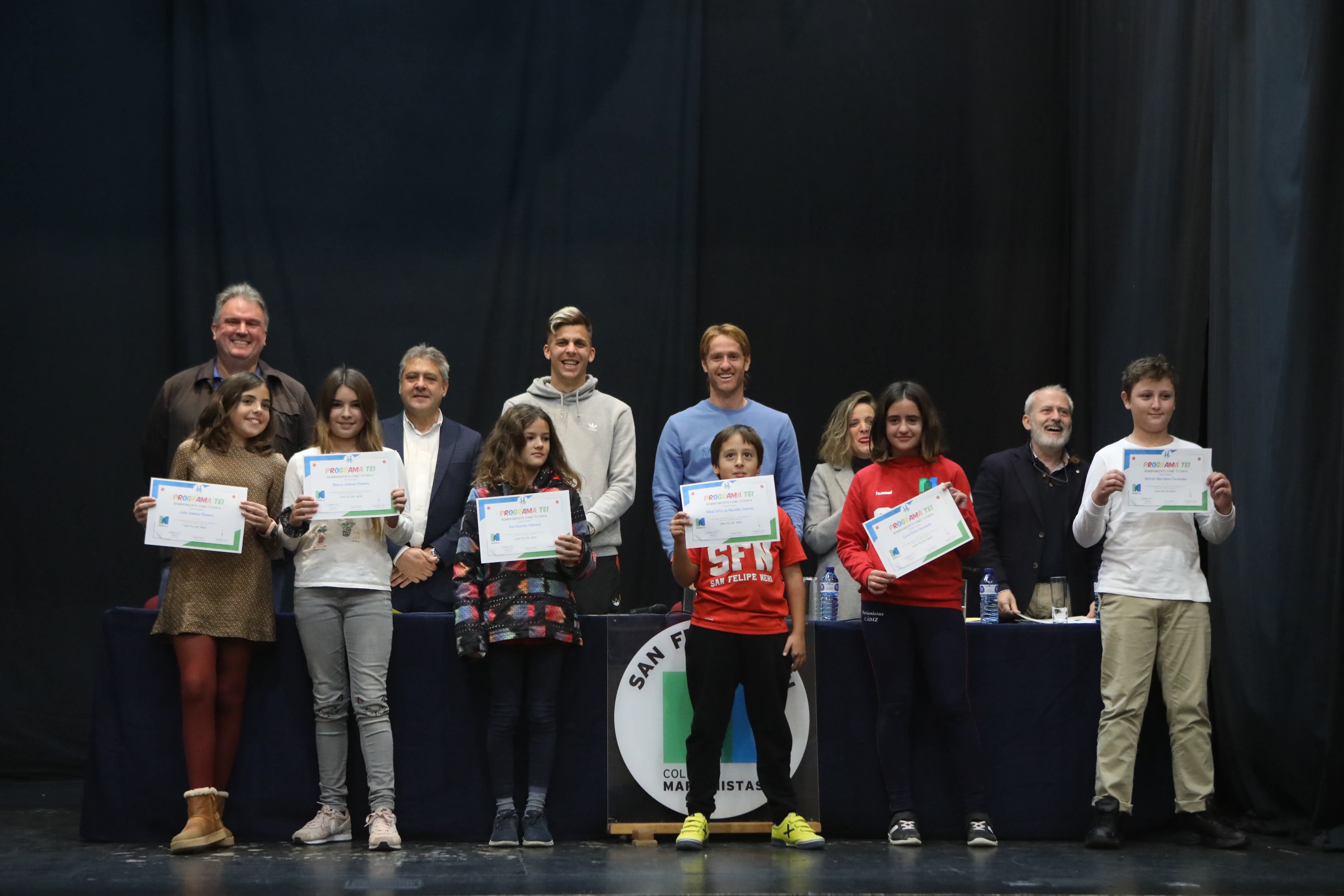 Fotos: Entrega de diplomas del programa TEI a los alumnos de San Felipe Neri