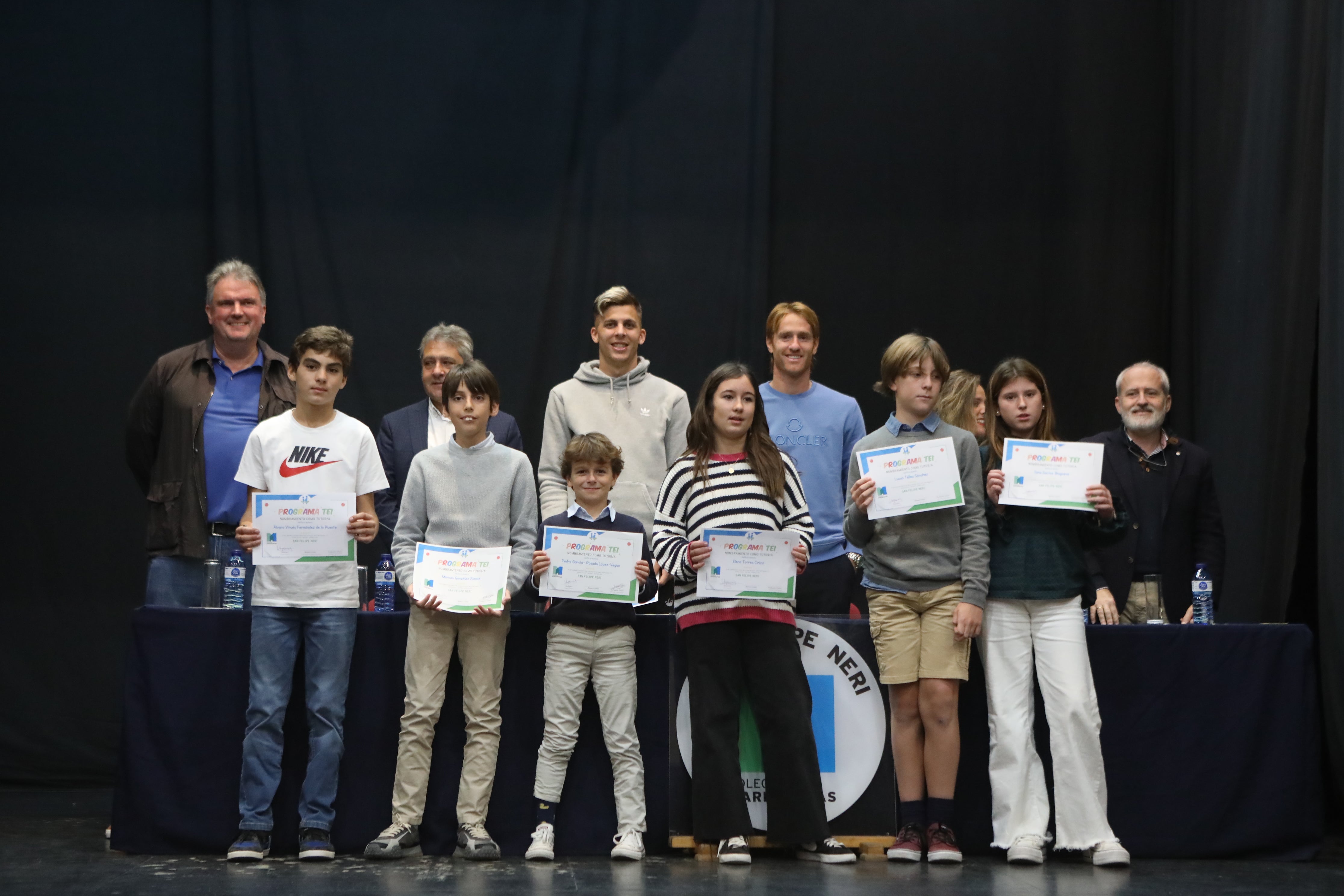 Fotos: Entrega de diplomas del programa TEI a los alumnos de San Felipe Neri