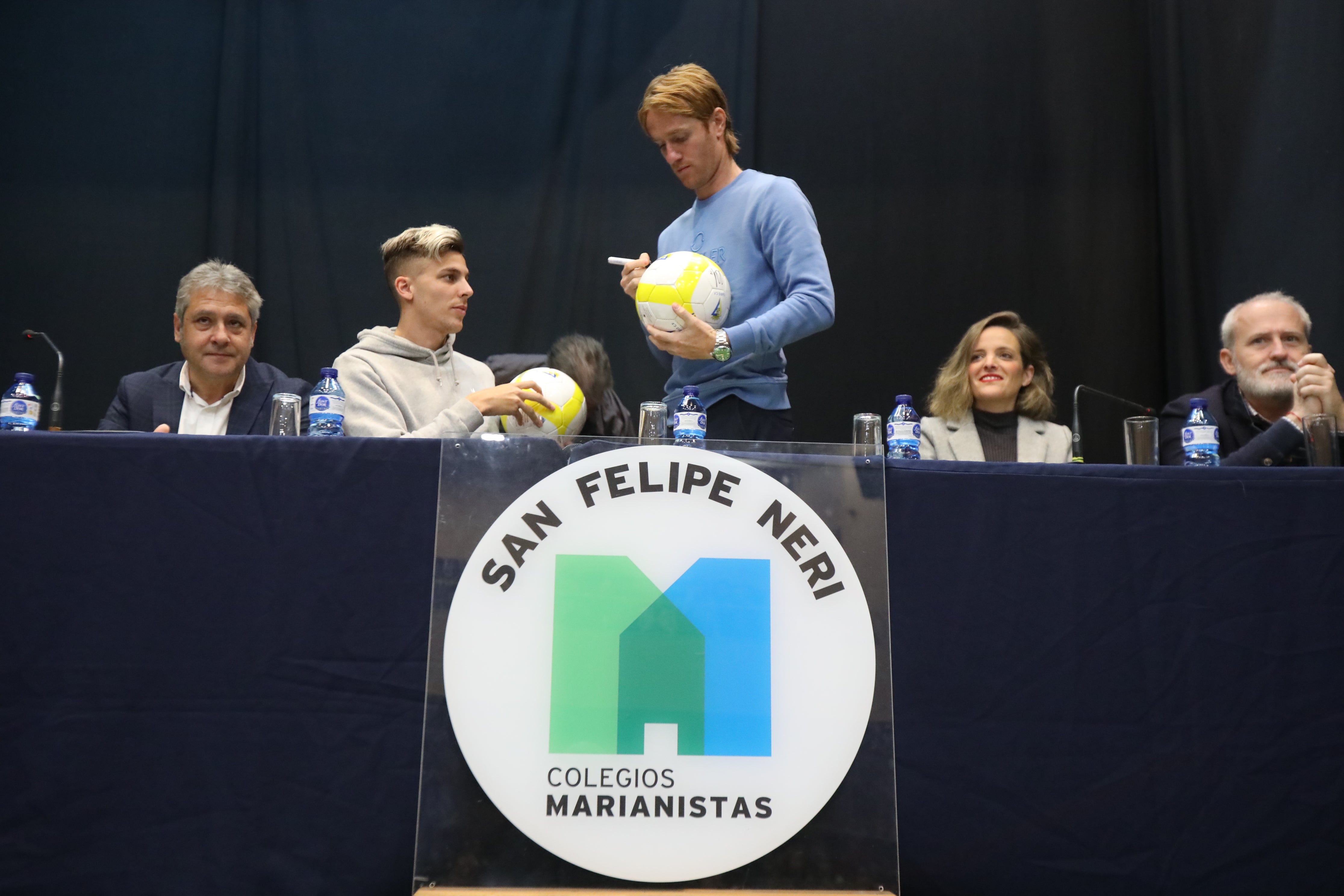 Fotos: Entrega de diplomas del programa TEI a los alumnos de San Felipe Neri