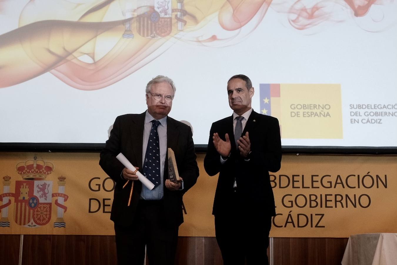 Fotos: Homenaje a destacados gaditanos en el 44 aniversario de la Constitución