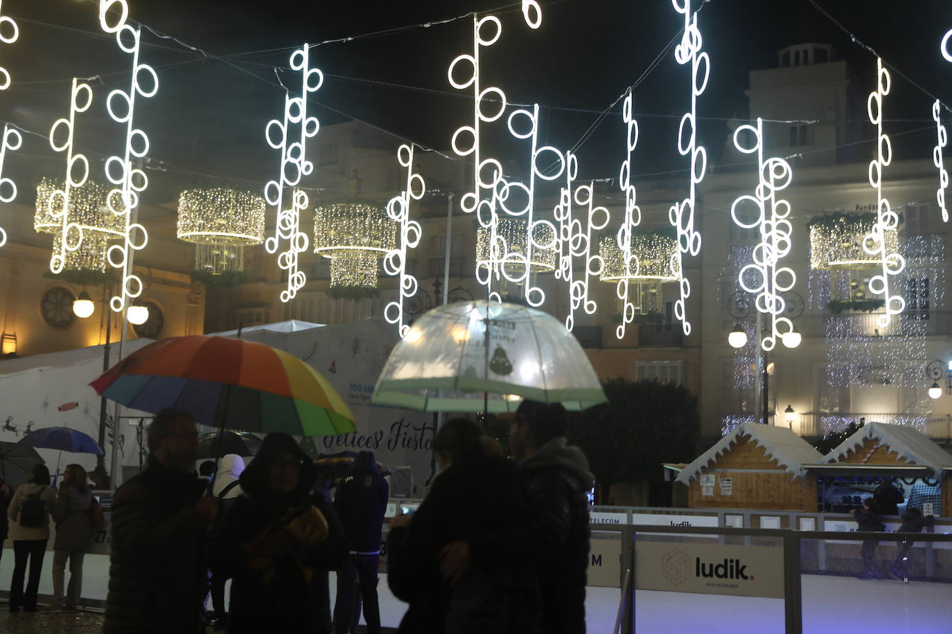 Fotos: El alumbrado navideño de Cádiz se queda a medias