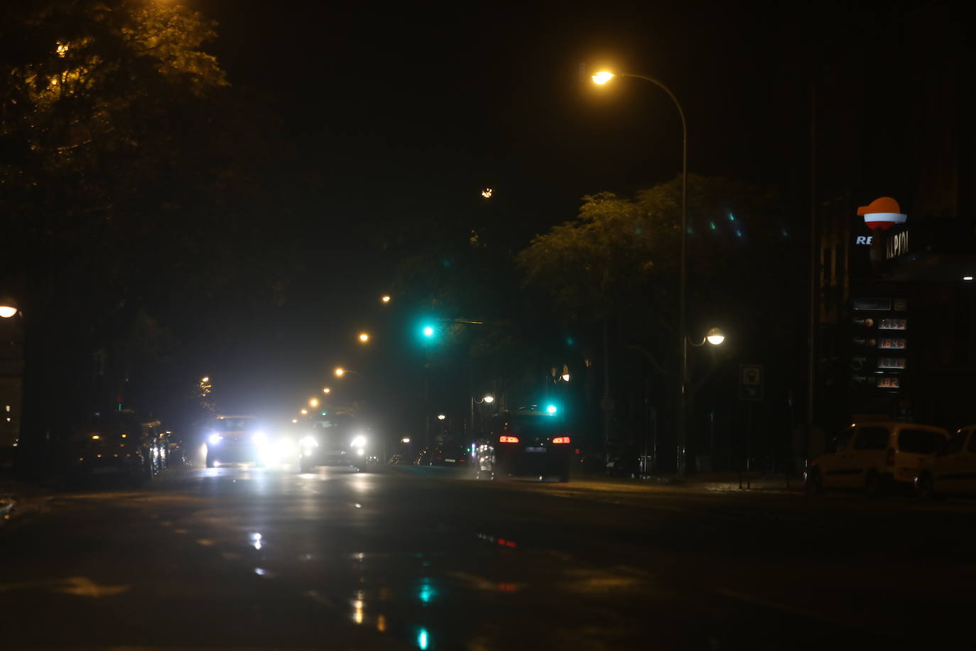 Fotos: El alumbrado navideño de Cádiz se queda a medias