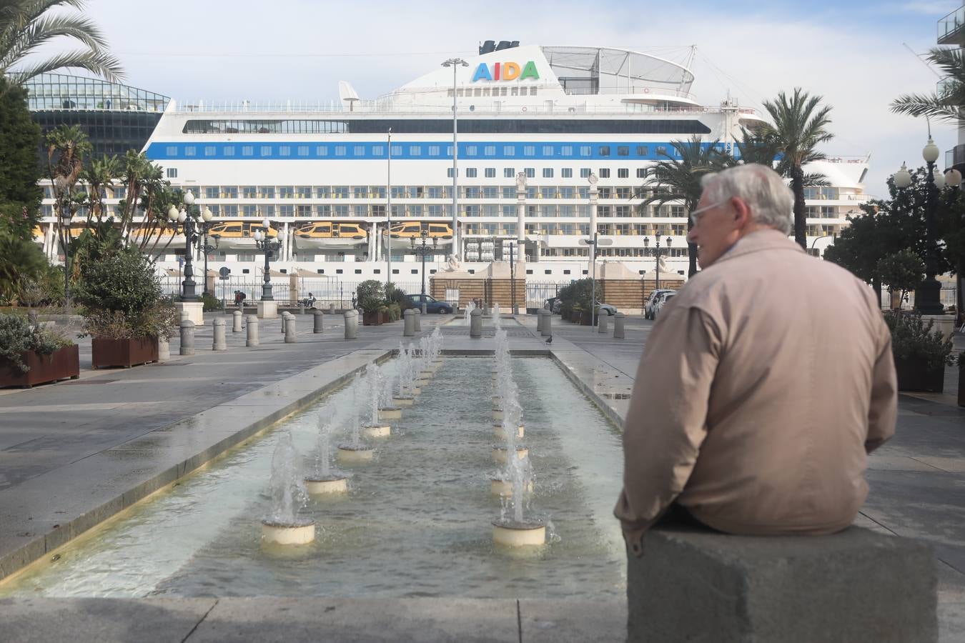 Fotos: Más de 11.000 personas llegan a Cádiz en este Día de la Constitución