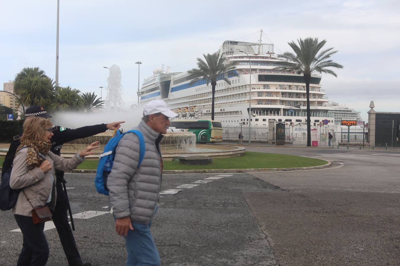 Fotos: Más de 11.000 personas llegan a Cádiz en este Día de la Constitución